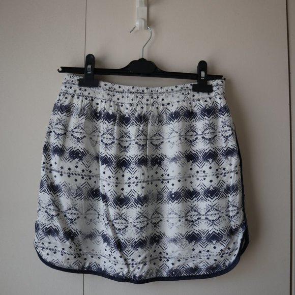 Life in Progress Patterned mini dress - Picture 7 of 11